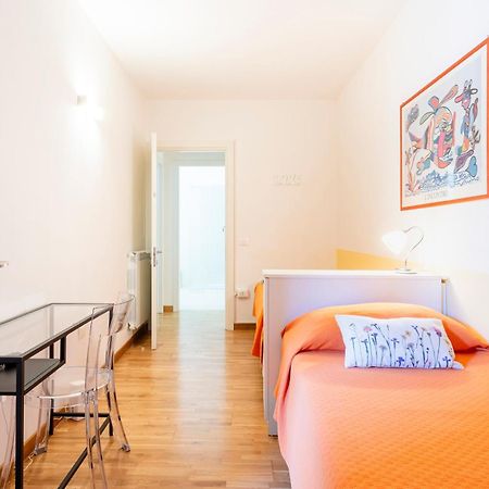Piazza Cavallotti & Mercato Centrale Apartment! 利沃诺 外观 照片