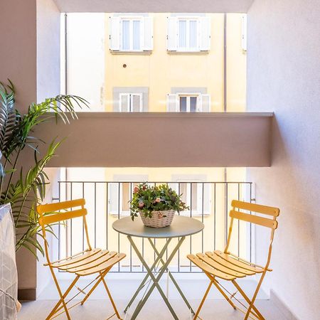 Piazza Cavallotti & Mercato Centrale Apartment! 利沃诺 外观 照片
