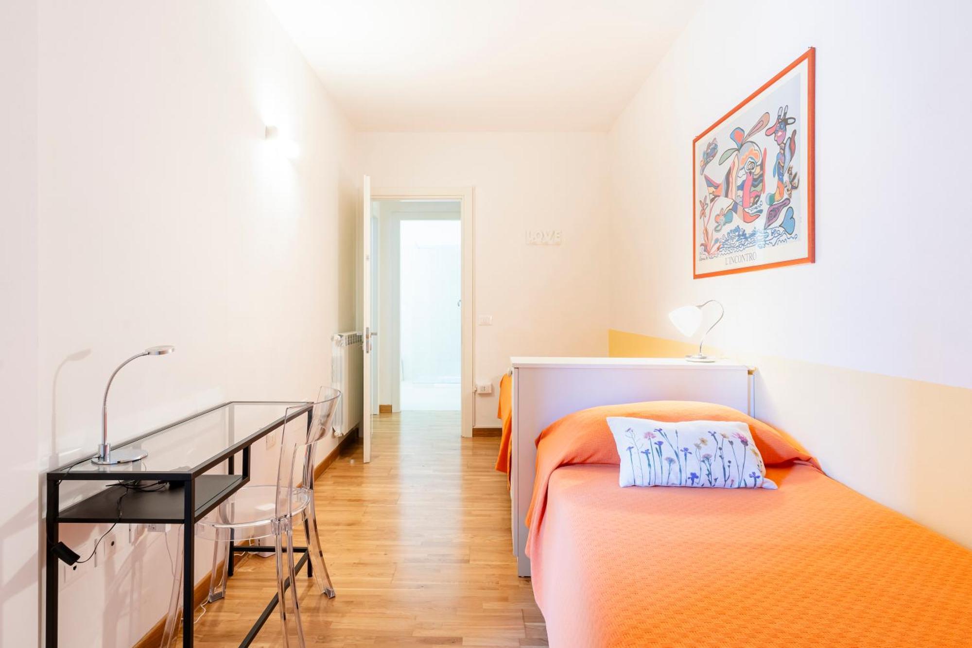 Piazza Cavallotti & Mercato Centrale Apartment! 利沃诺 外观 照片