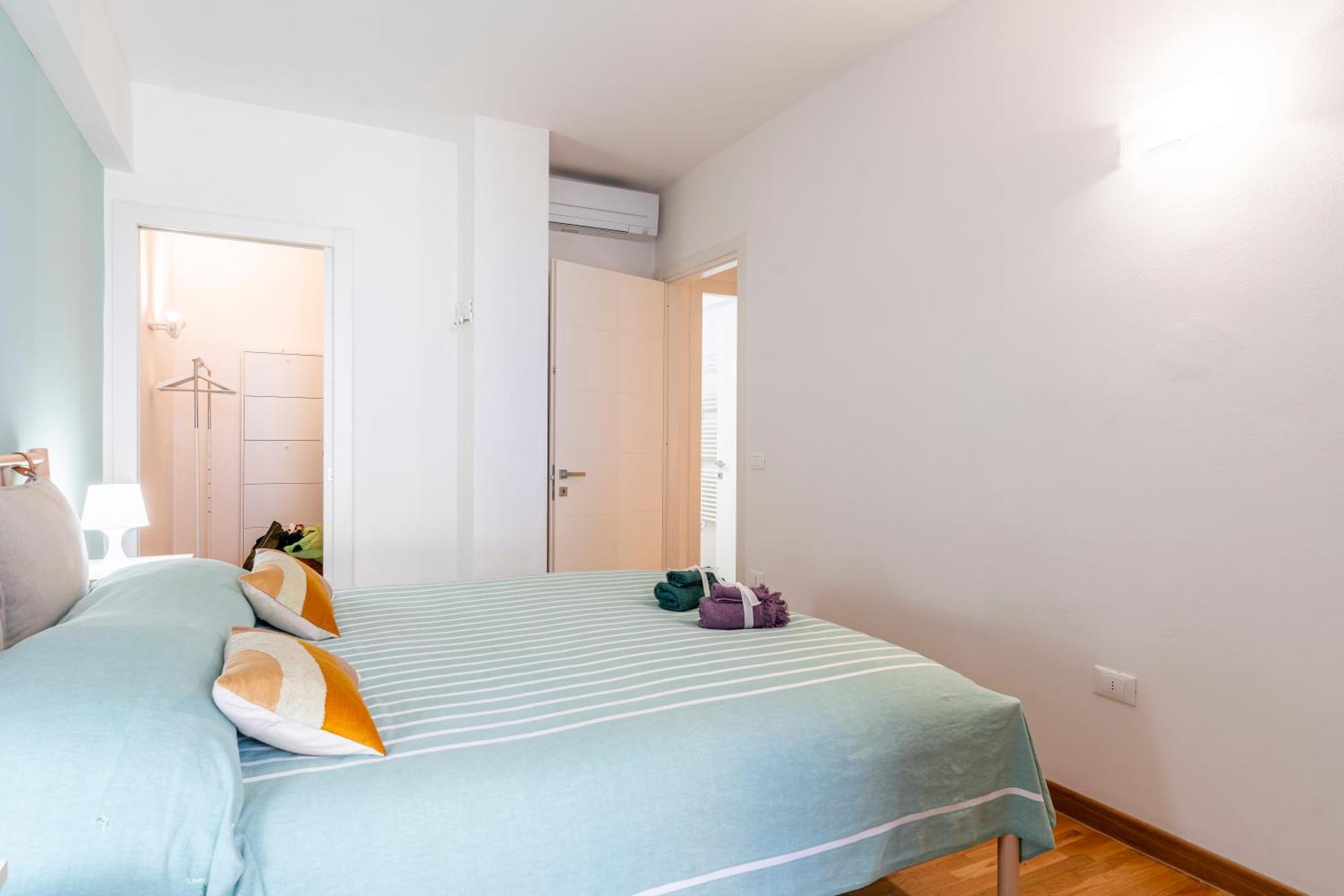 Piazza Cavallotti & Mercato Centrale Apartment! 利沃诺 外观 照片